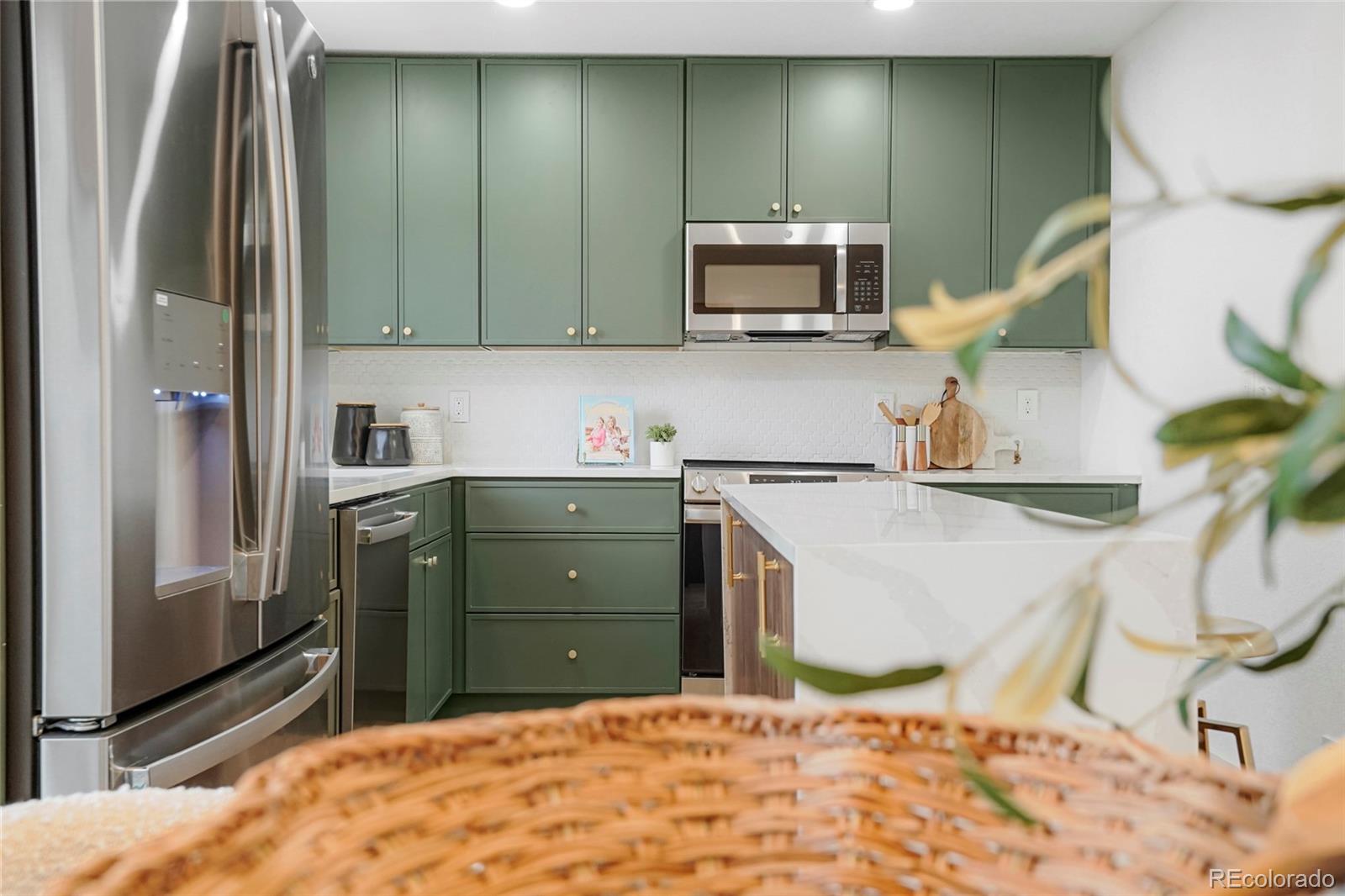 6836 Newcombe Street Arvada, CO 80004 - Photo 7 of 38