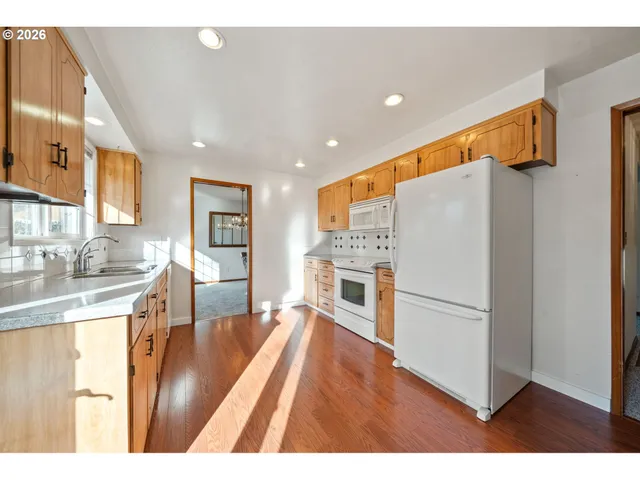 $535,000 | 16615 Churchill Drive, Gladstone, OR 97027