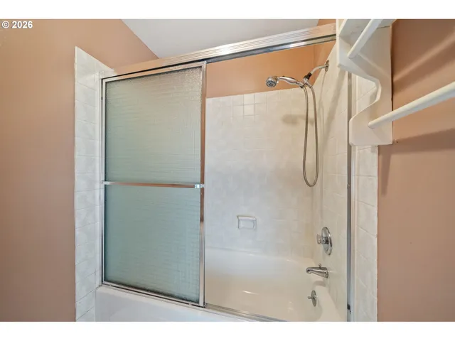 $535,000 | 16615 Churchill Drive, Gladstone, OR 97027