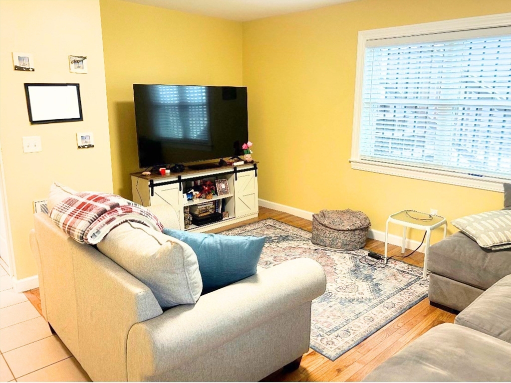 17 Proctor Street, Unit 1 Peabody, MA 01960 - Photo 3 of 6