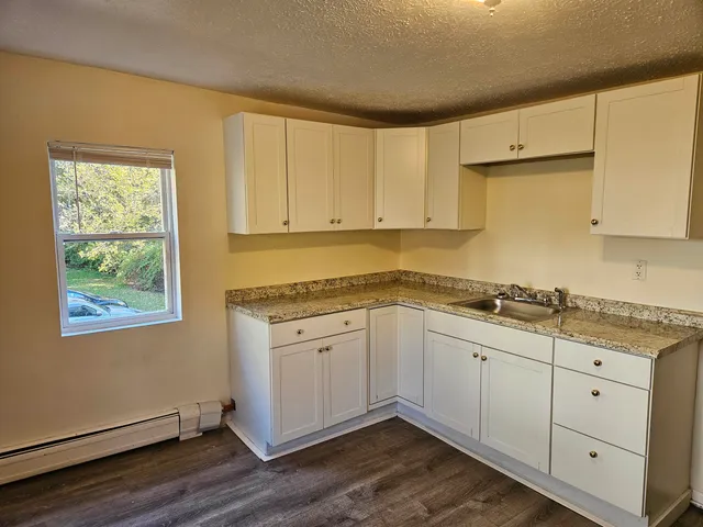 $2,300 | 89 6th Street, Dover, NH 03820