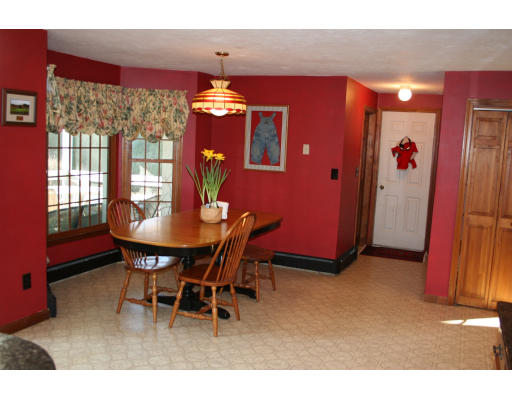 124 Mitchell Road Holliston, MA 01746 - Photo 11 of 25 Gallery Image 11