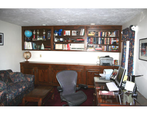124 Mitchell Road Holliston, MA 01746 - Photo 12 of 25 Gallery Image 12