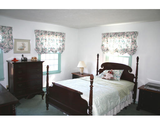124 Mitchell Road Holliston, MA 01746 - Photo 16 of 25 Gallery Image 16