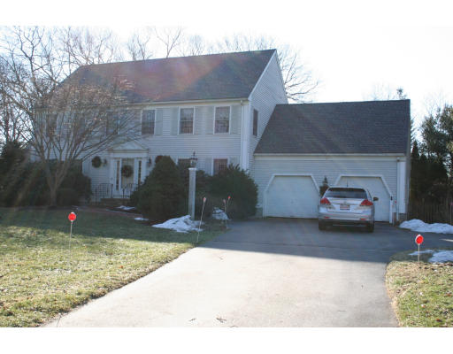 124 Mitchell Road Holliston, MA 01746 - Photo 2 of 25 Gallery Image 2