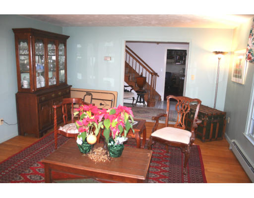 124 Mitchell Road Holliston, MA 01746 - Photo 4 of 25 Gallery Image 4