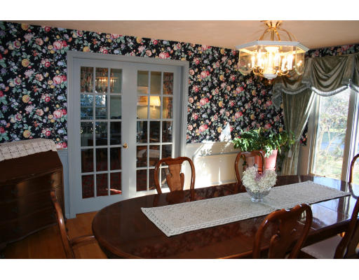 124 Mitchell Road Holliston, MA 01746 - Photo 6 of 25 Gallery Image 6