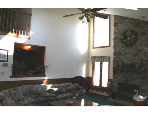 124 Mitchell Road Holliston, MA 01746 - Photo 8 of 25 Gallery Image 8