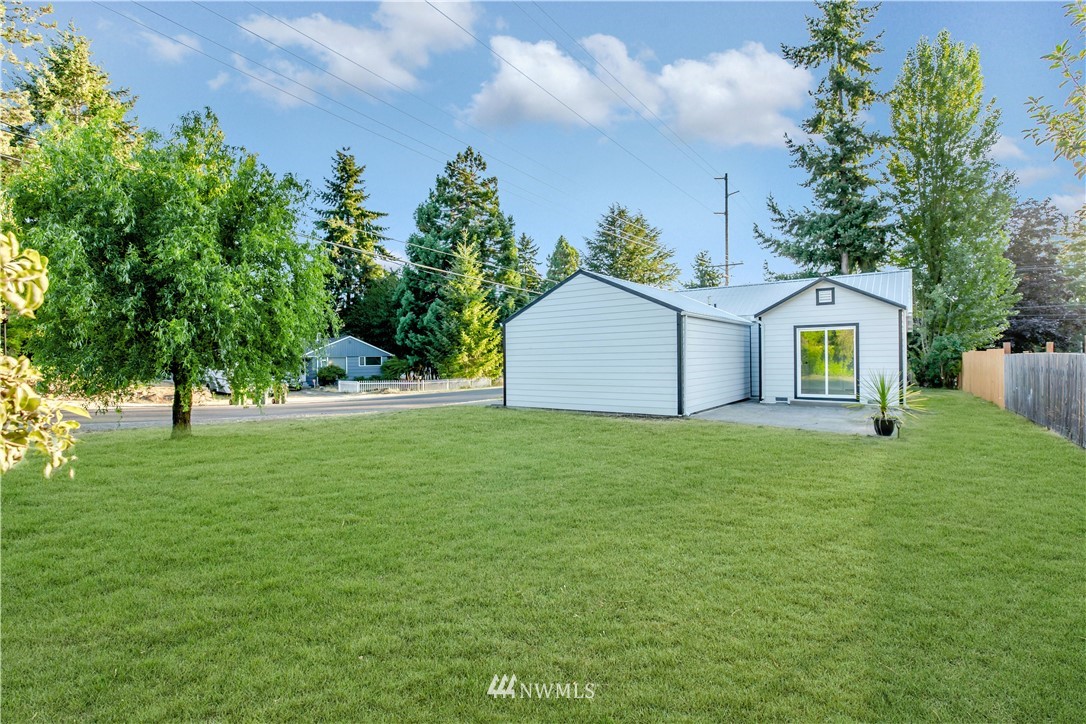 3347 Crystal Springs Road West University Place, WA 98466 - Photo 4 of 39 Gallery Image 4