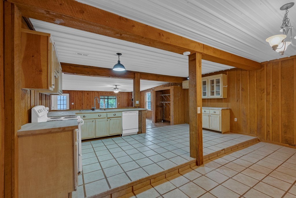 233 MacArthur Lane Walling, TN 38587 - Photo 2 of 34