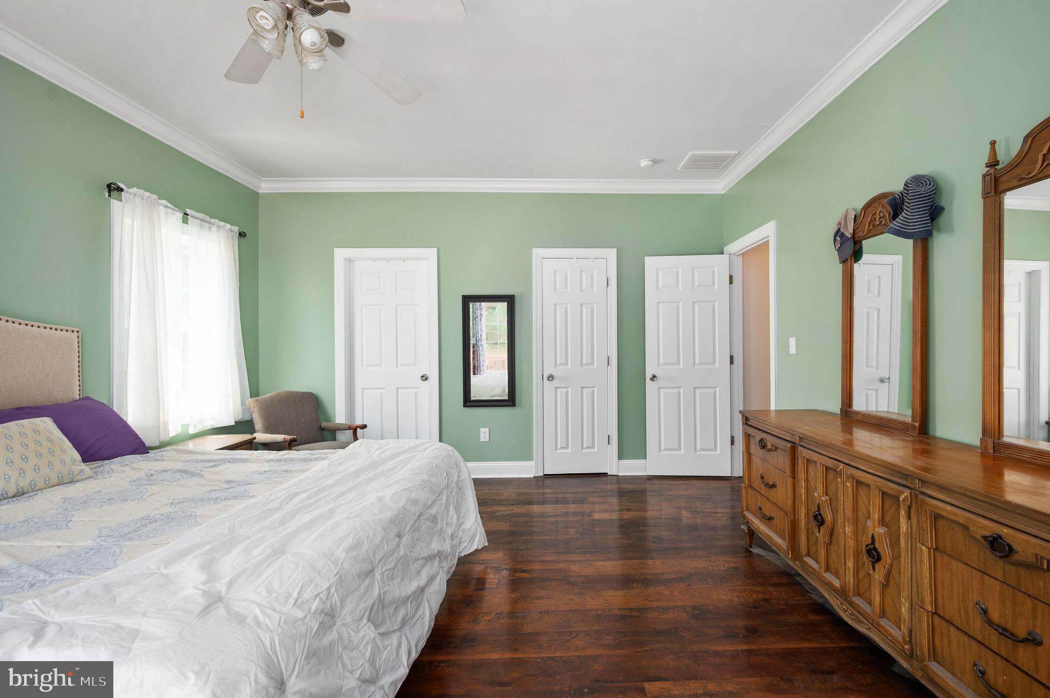 13401 Prim Road King George, VA 22485 - Photo 36 of 69 Walk in closet! Crown molding!