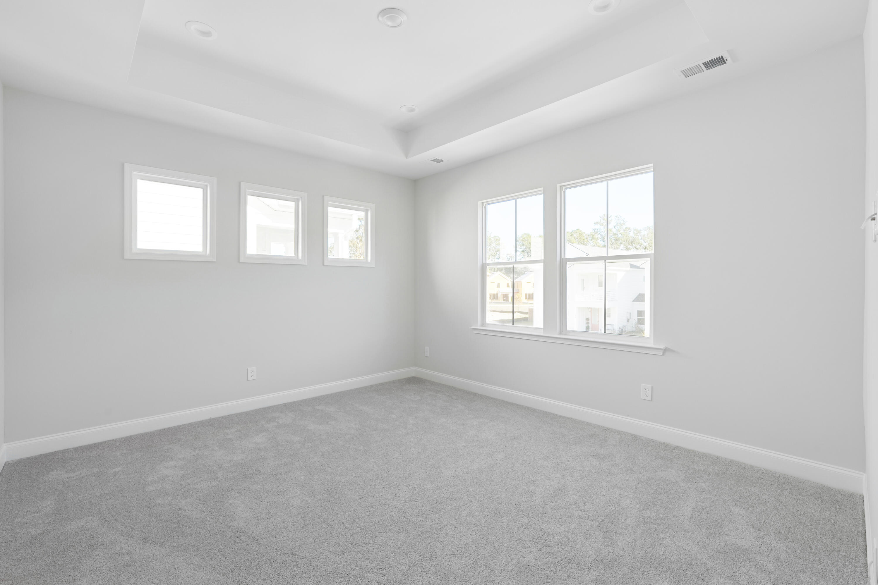 435 Queenview Lane Charleston, SC 29414 - Photo 15 of 21 Primary Bedroom