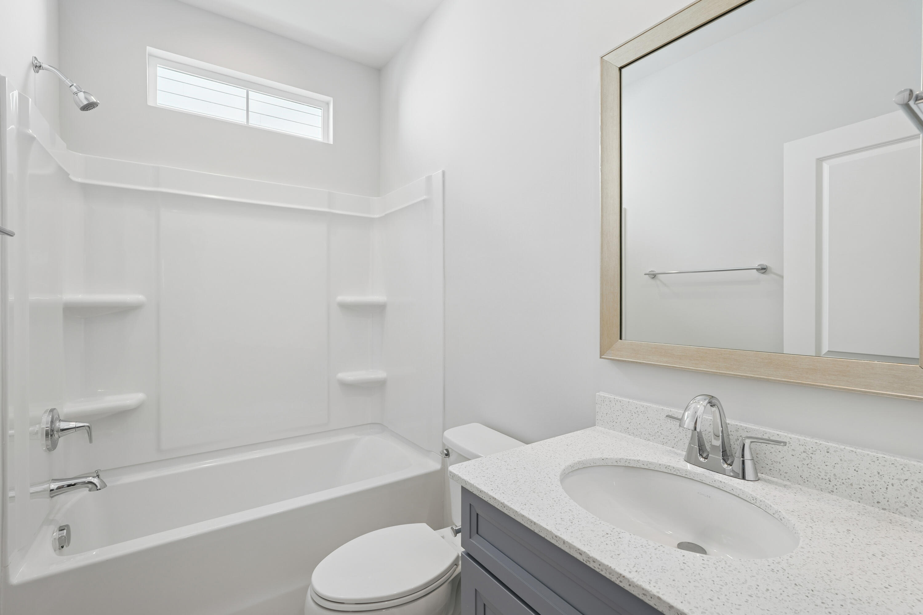 435 Queenview Lane Charleston, SC 29414 - Photo 18 of 21 Hall Bath