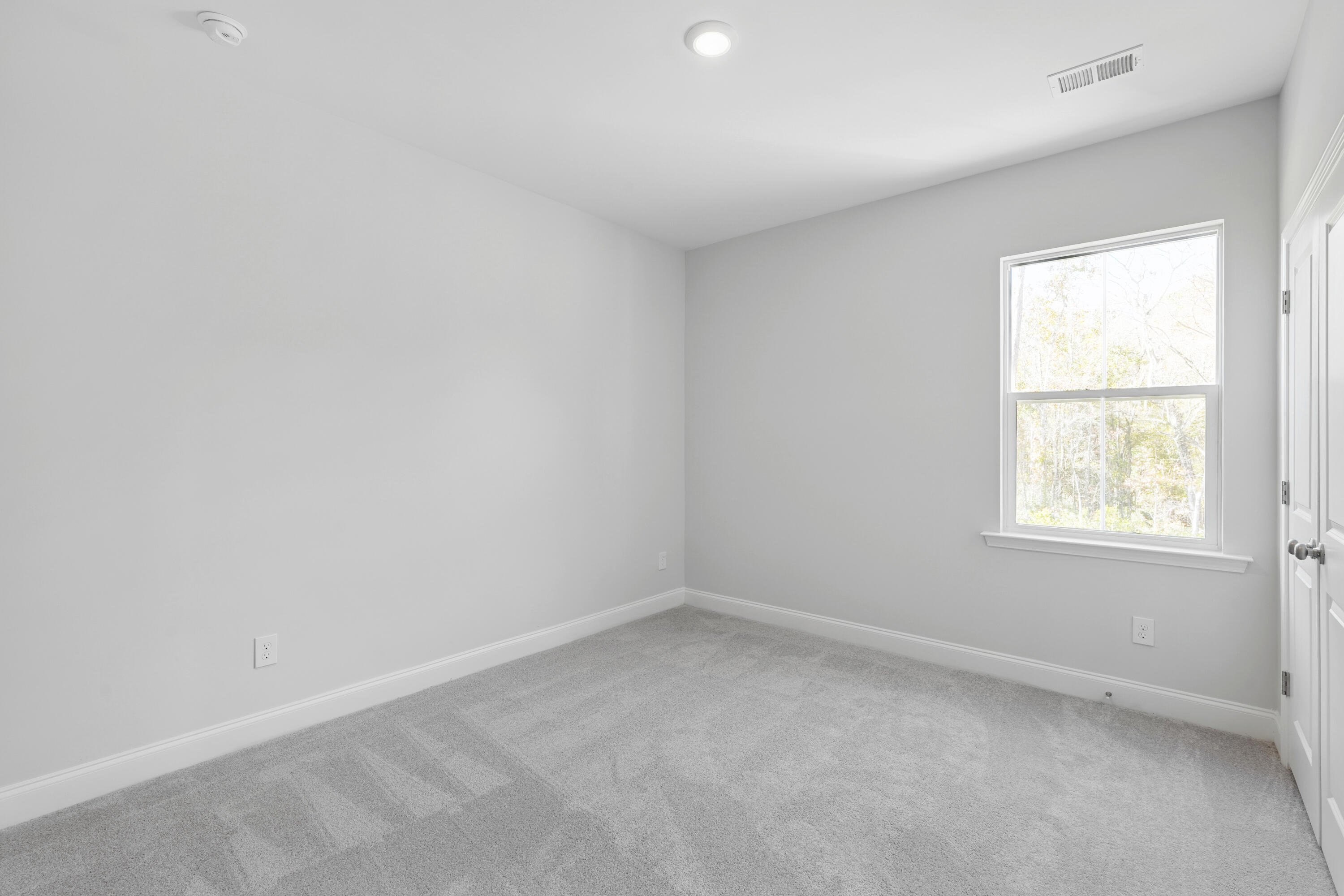 435 Queenview Lane Charleston, SC 29414 - Photo 20 of 21 Secondary Bedroom 2