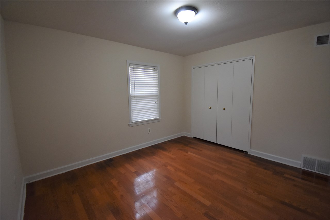2995 Walnut Grove Road, Unit 1 Memphis, TN 38111 - Photo 5 of 9 Gallery Image 5