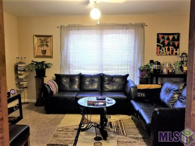 363 Wingate Drive Baton Rouge, LA 70815 - Photo 12 of 25 Living Room