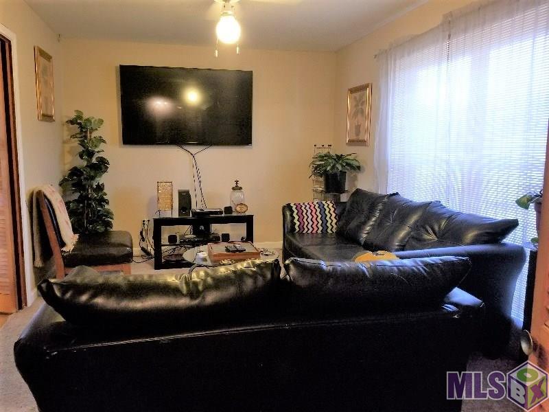363 Wingate Drive Baton Rouge, LA 70815 - Photo 13 of 25 Another view of Living Room