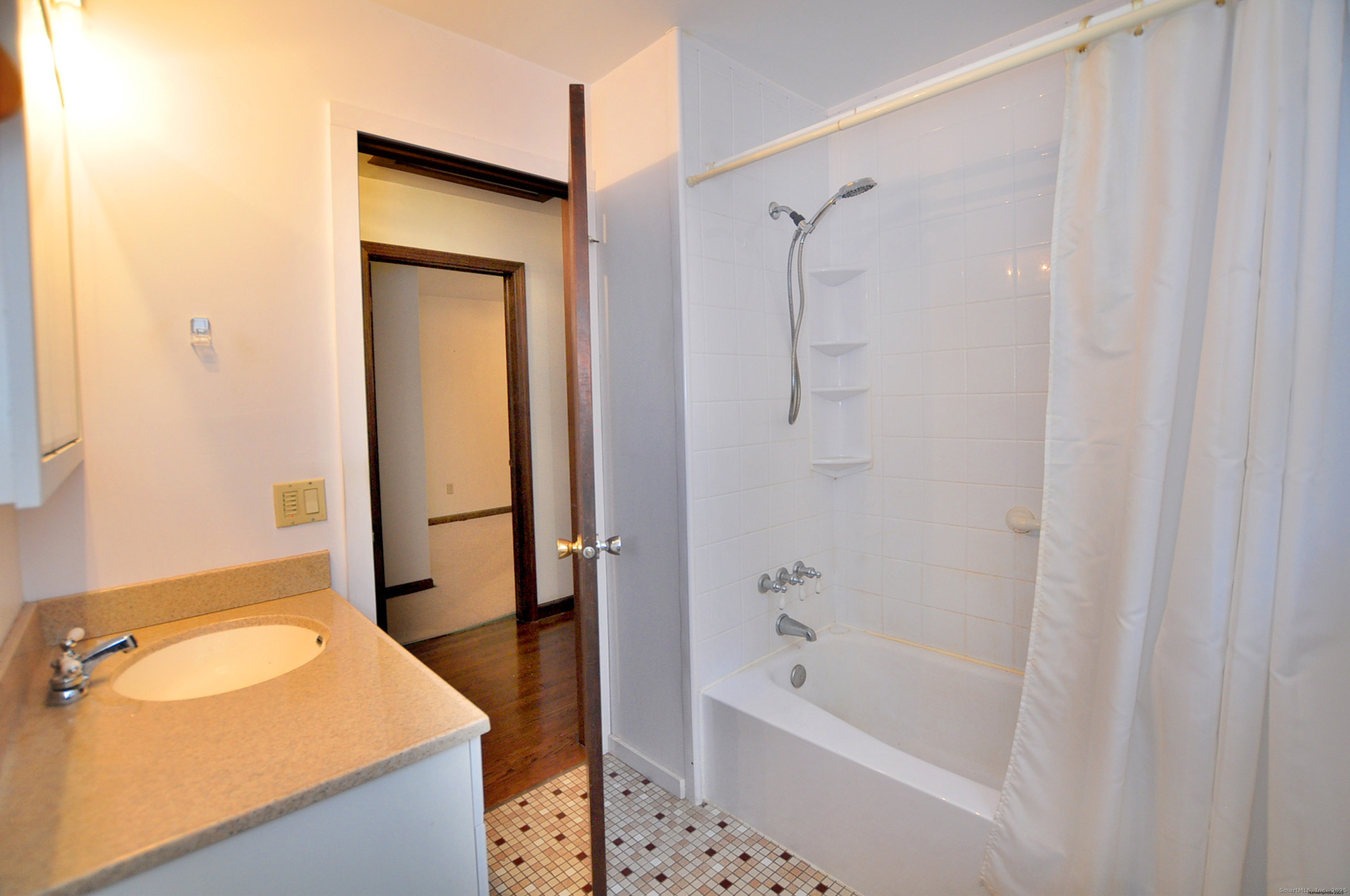 913 Jeremy Swamp Road Southbury, CT 06488 - Photo 24 of 31 Second floor bath