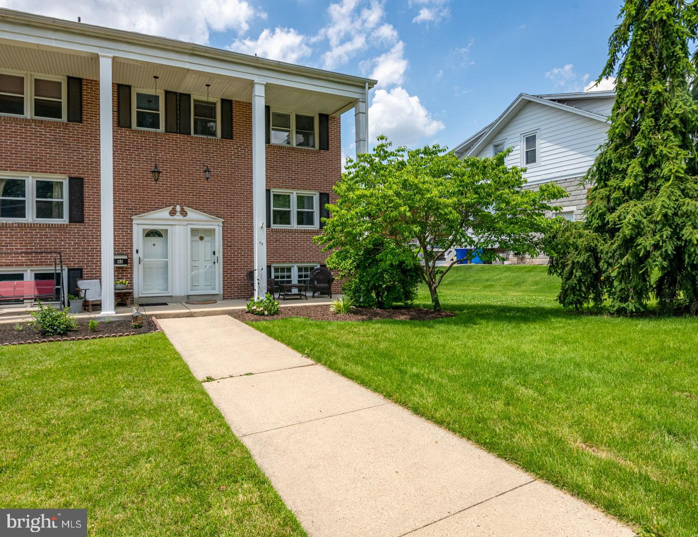 44 Walnut Street Reading, PA 19606 - Photo 2 of 26