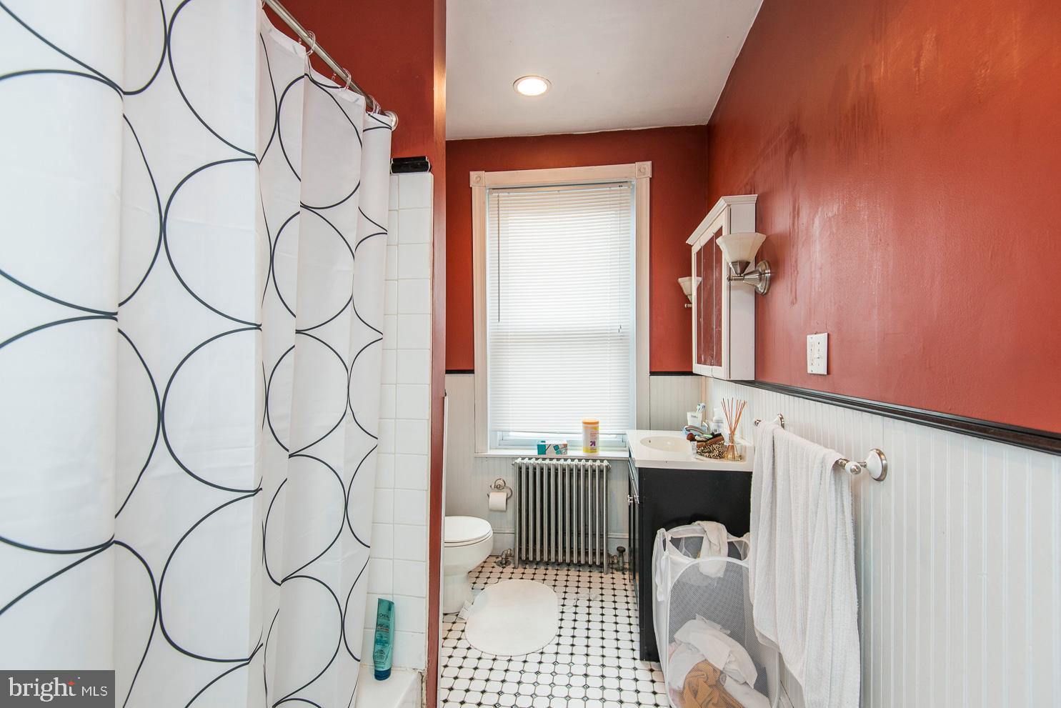 133 Dupont Street Philadelphia, PA 19127 - Photo 10 of 24 a bathroom with a bathtub and shower
