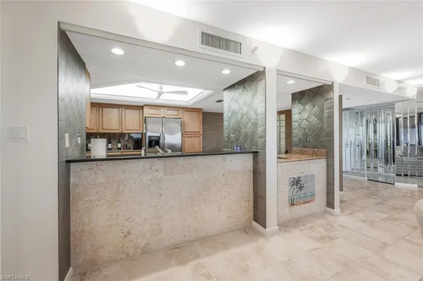 $5,500 | 4751 Gulf Shore Boulevard North, Unit 507, Naples, FL 34103