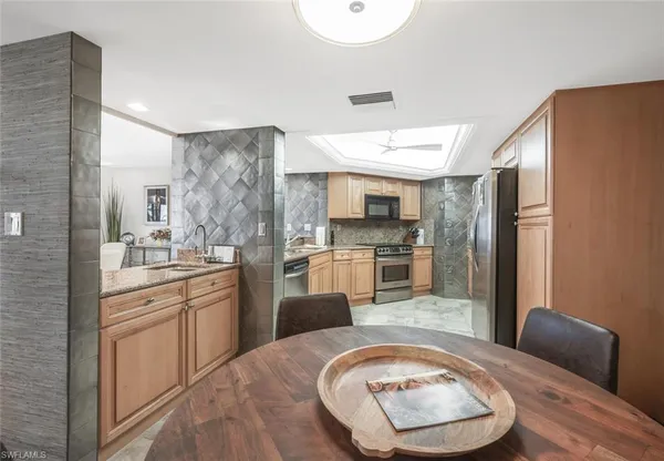 $5,500 | 4751 Gulf Shore Boulevard North, Unit 507, Naples, FL 34103
