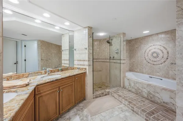 $5,500 | 4751 Gulf Shore Boulevard North, Unit 507, Naples, FL 34103