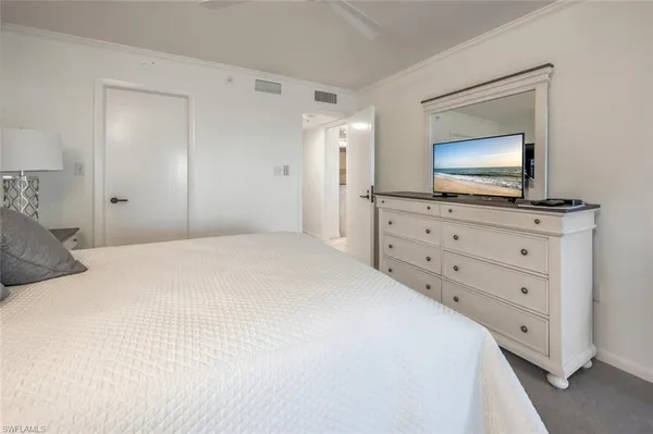 $5,500 | 4751 Gulf Shore Boulevard North, Unit 507, Naples, FL 34103