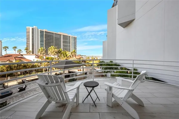 $5,500 | 4751 Gulf Shore Boulevard North, Unit 507, Naples, FL 34103