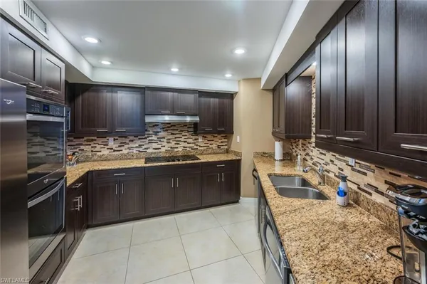 $5,500 | 4751 Gulf Shore Boulevard North, Unit 507, Naples, FL 34103