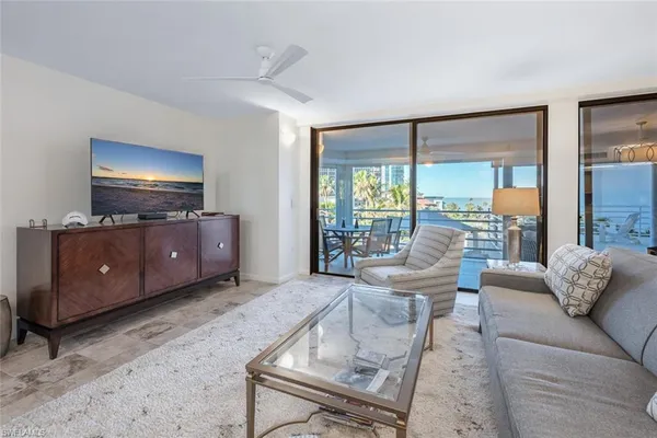 $5,500 | 4751 Gulf Shore Boulevard North, Unit 507, Naples, FL 34103