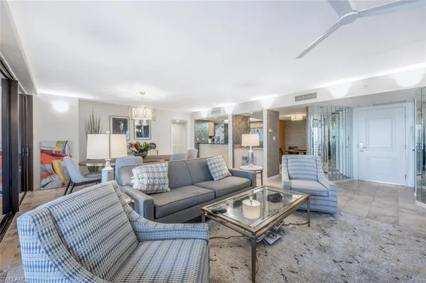 $5,500 | 4751 Gulf Shore Boulevard North, Unit 507, Naples, FL 34103