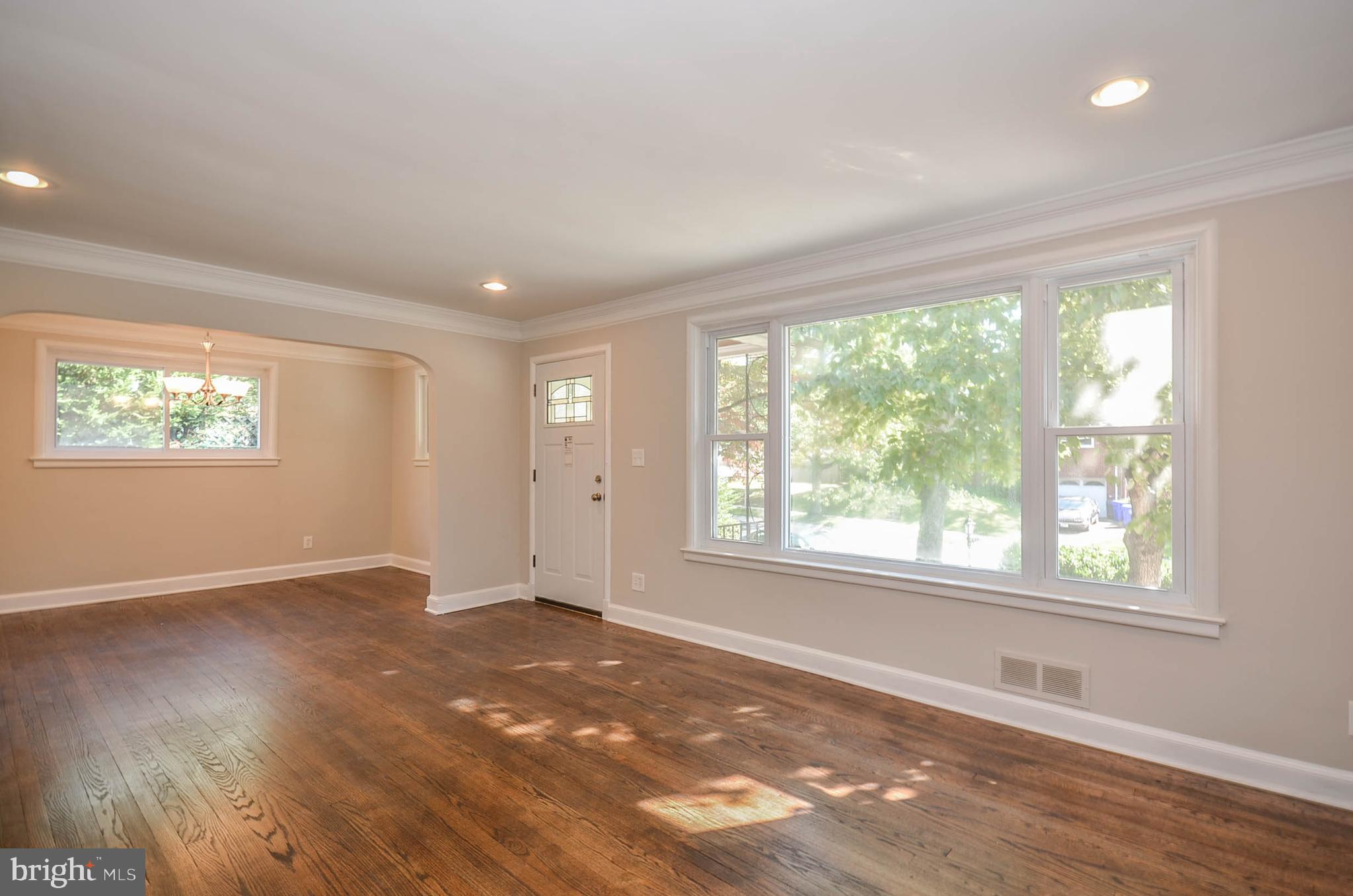 10116 Brunswick Avenue Silver Spring, MD 20902 - Photo 6 of 28 Living room