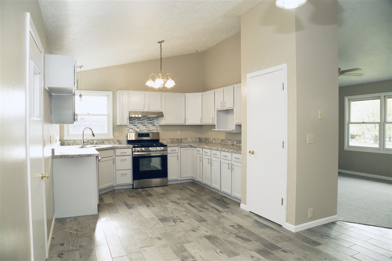 316 Pembroke Road Southwest Poplar Grove, IL 61065 - Photo 3 of 18 Gallery Image 3