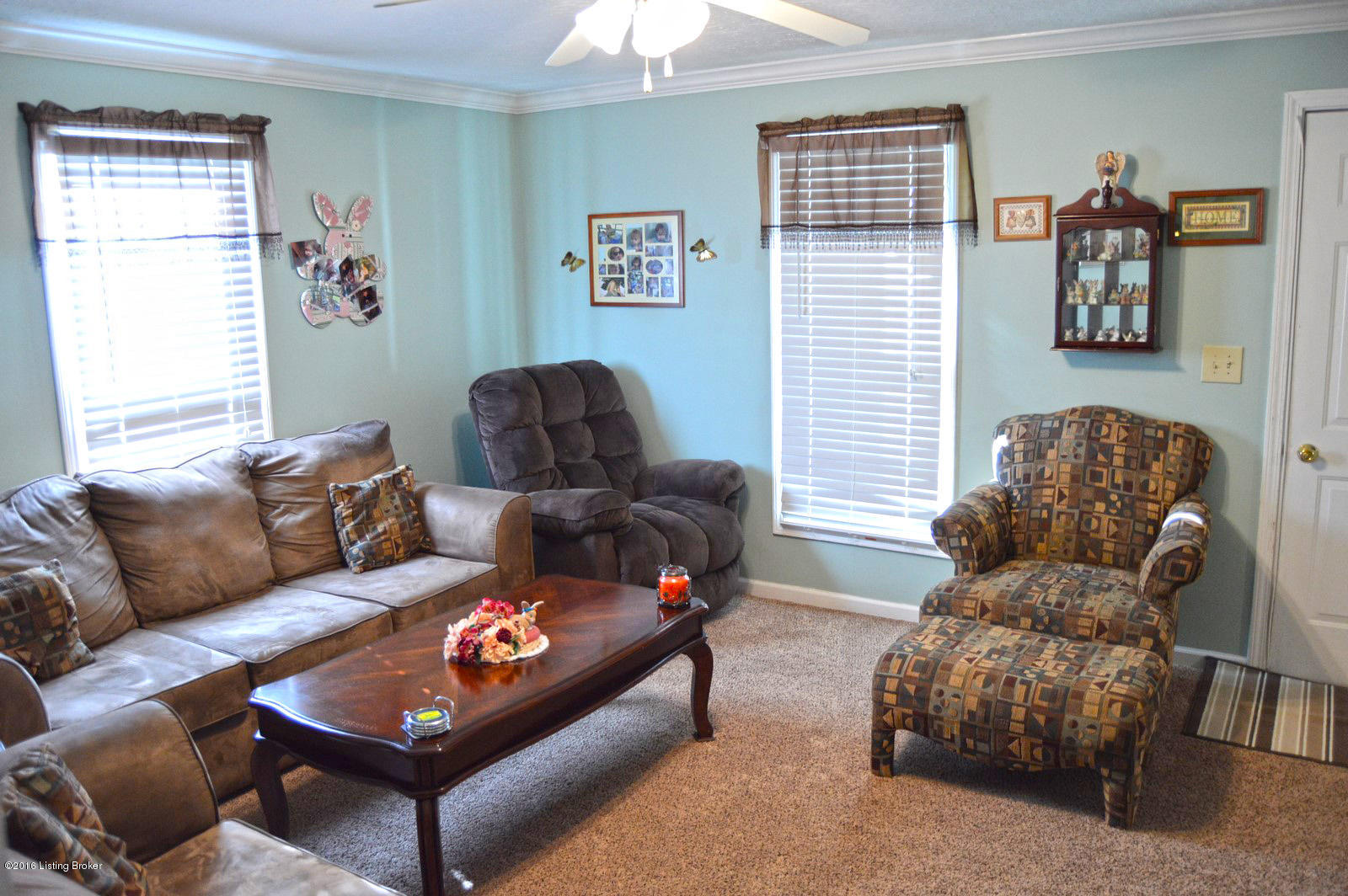 17 Hunters Road Campbellsburg, KY 40011 - Photo 5 of 26 Living Room