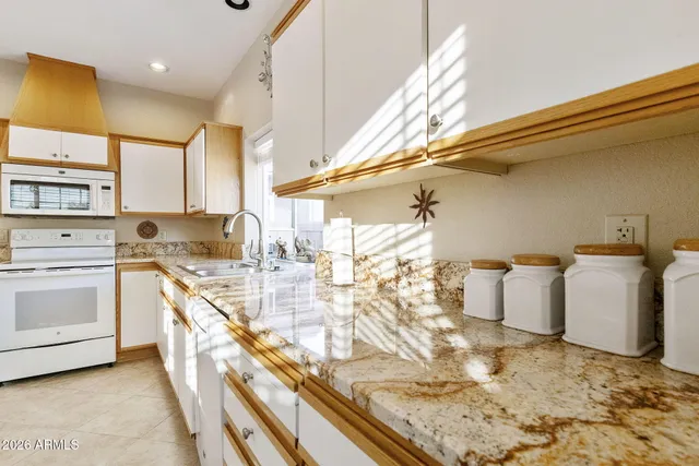 $374,000 | 25208 South Pinewood Drive, Sun Lakes, AZ 85248