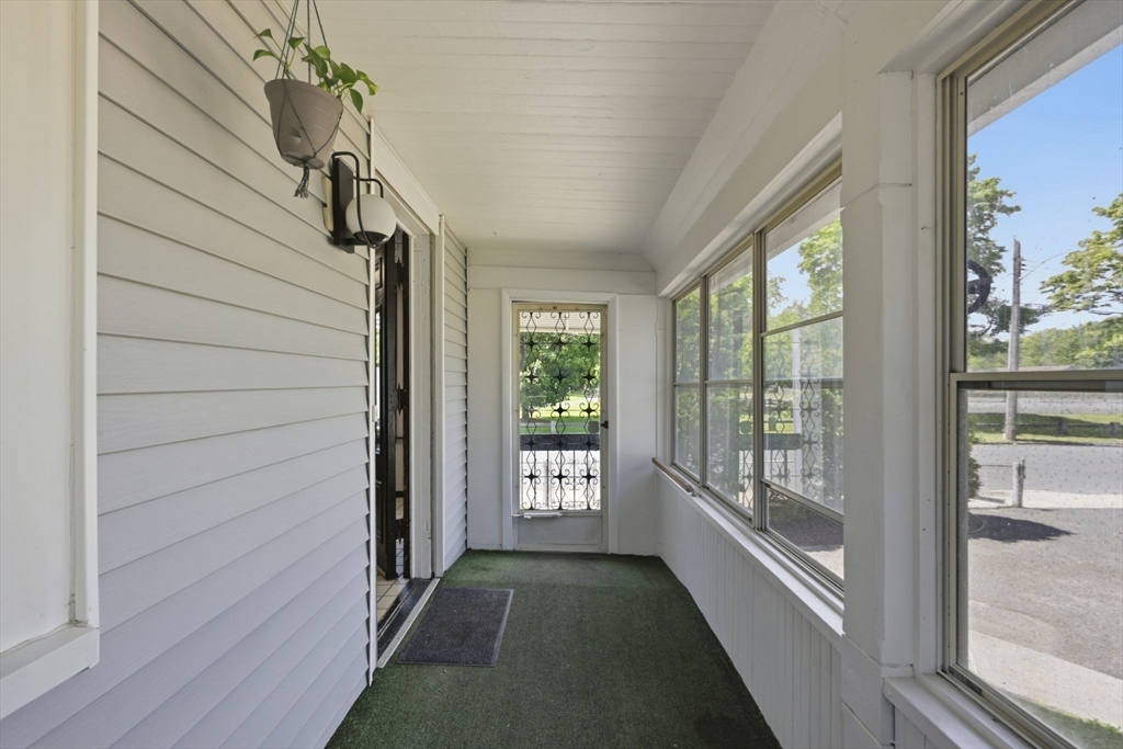 585 Armory Street Springfield, MA 01104 - Photo 33 of 40