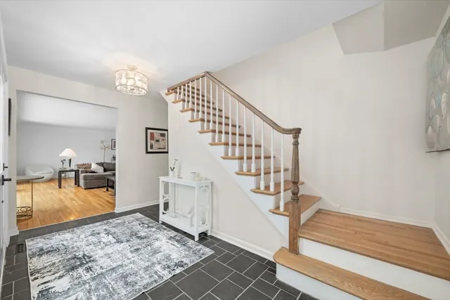 $775,000 | 50 Red Oak Lane, Highland Park, IL 60035