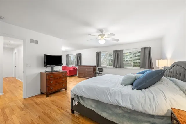 $775,000 | 50 Red Oak Lane, Highland Park, IL 60035