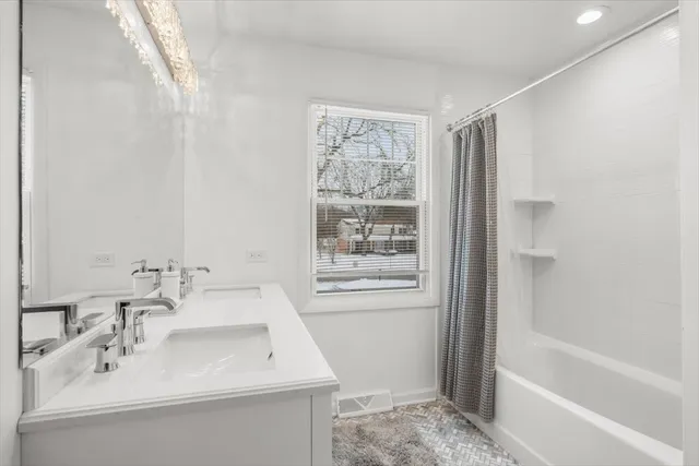 $775,000 | 50 Red Oak Lane, Highland Park, IL 60035