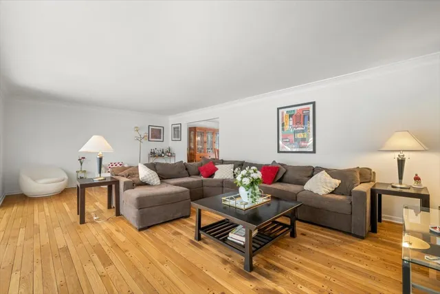 $775,000 | 50 Red Oak Lane, Highland Park, IL 60035