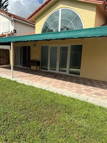 a view of a entryway of the house