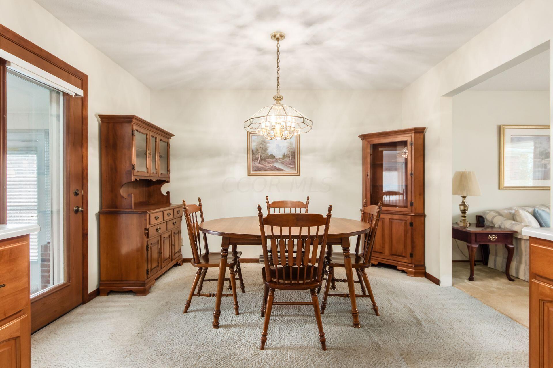 4811 Manitoba Road Columbus, OH 43229 - Photo 6 of 35 Dining Space