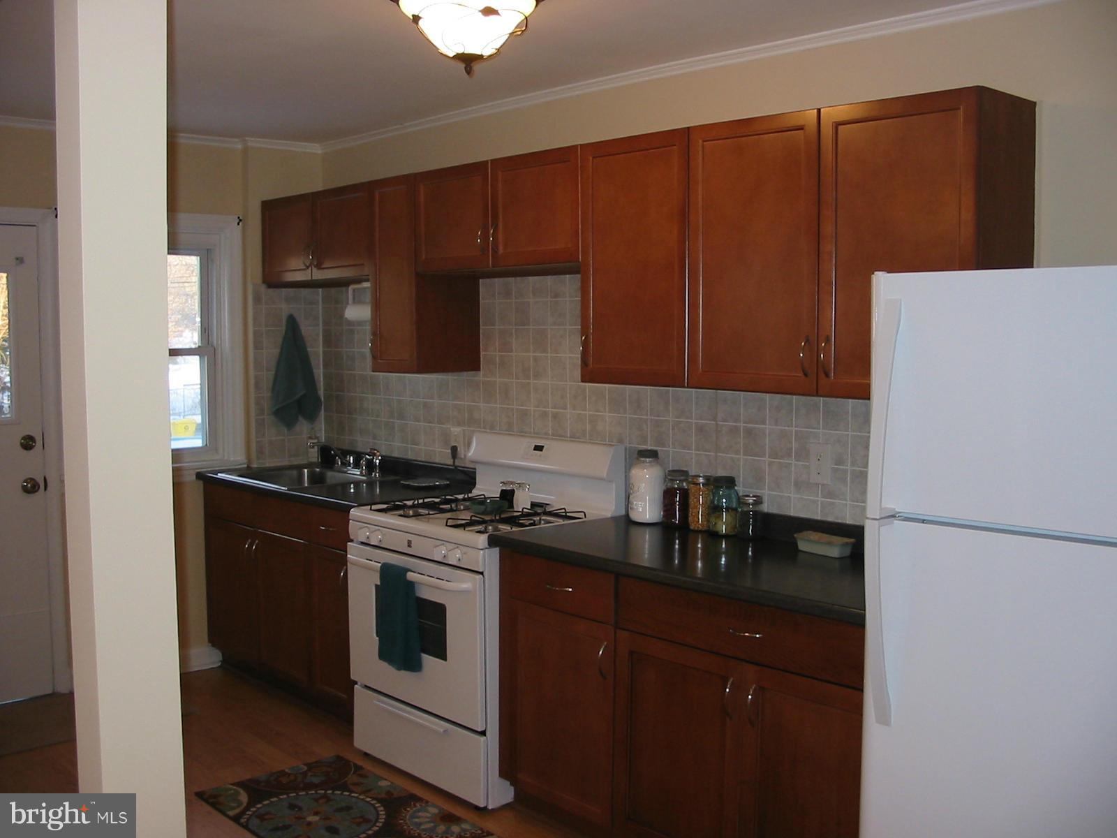 5205 Brookwood Road Baltimore, MD 21225 - Photo 10 of 30 Kitchen
