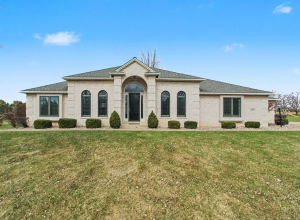 $750,000 | 1100 Longview Lane, Saline, MI 48176
