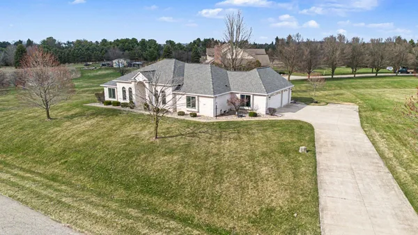 $750,000 | 1100 Longview Lane, Saline, MI 48176