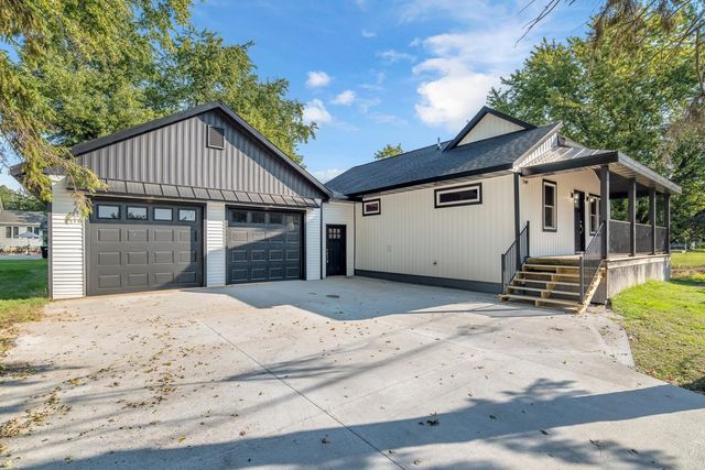 $280,000 | 6 East Main Street, Hilbert, WI 54129