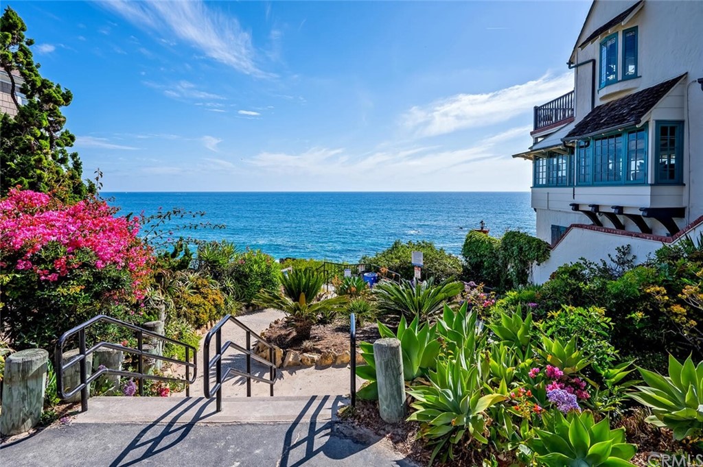 1944 Ocean Way Laguna Beach, CA 92651 - Photo 23 of 25 a view of a chairs and table in the patio