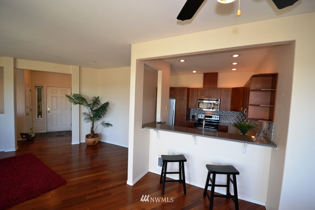 7583 Old Redmond Road, Unit B306 Redmond, WA 98052 - Photo 3 of 14