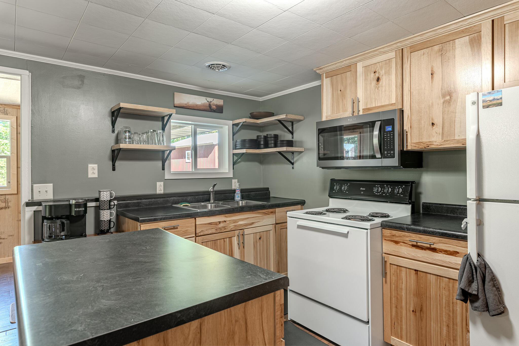 6527 South James Road Baldwin, MI 49304 - Photo 7 of 43 Kitchen